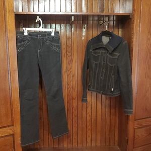 TAHARI PANTS SIZE 6 JACKET SIZE MEDIUM  Black Denim Jacket and Jeans Set